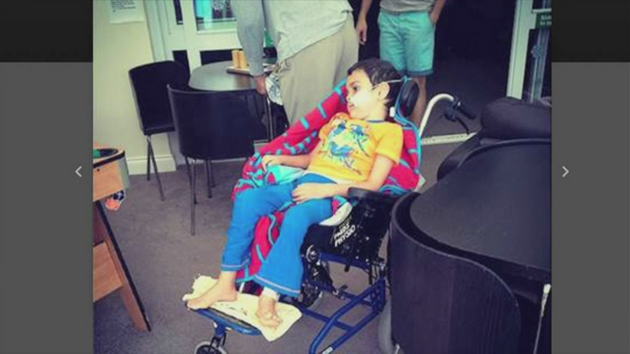 Un copil de 5 ani, caruia medicii i-au mai dat doar cateva luni de trait, a fost rapit de parinti dintr-un spital din Anglia