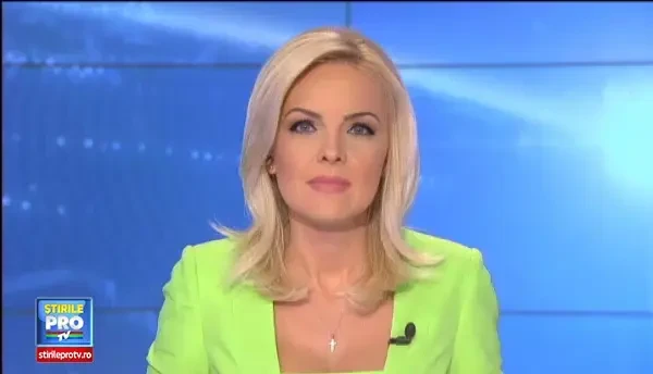 Profesorul care restaureaza case din Maramures. Daca scoti cariile de pe ele, lemnul renaste si devine o poezie