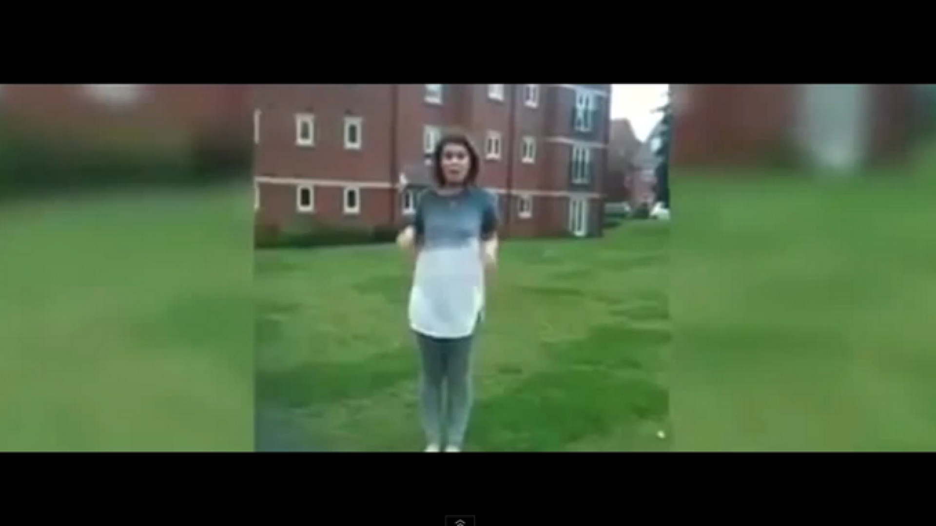 Accident neasteptat in timpul unui Ice Bucket Challenge. Ce a patit din cauza ca a tipat prea tare