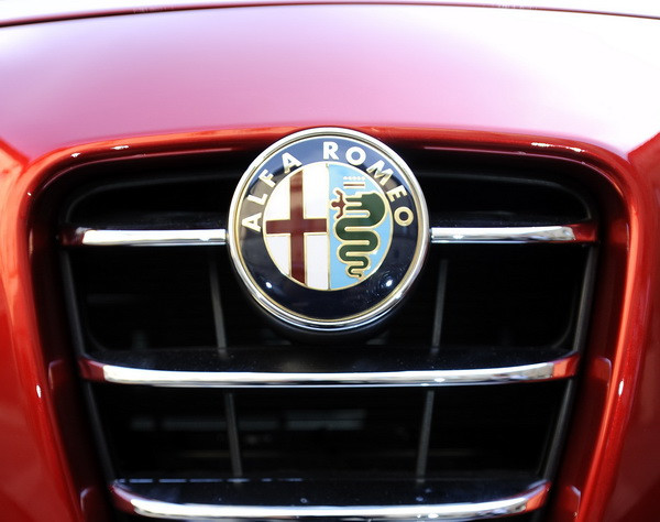 Renaste din propria cenusa. Alfa Romeo vine din urma cu 8 modele noi gata de lansare. Concurenta cu BMW si Audi devine acerba