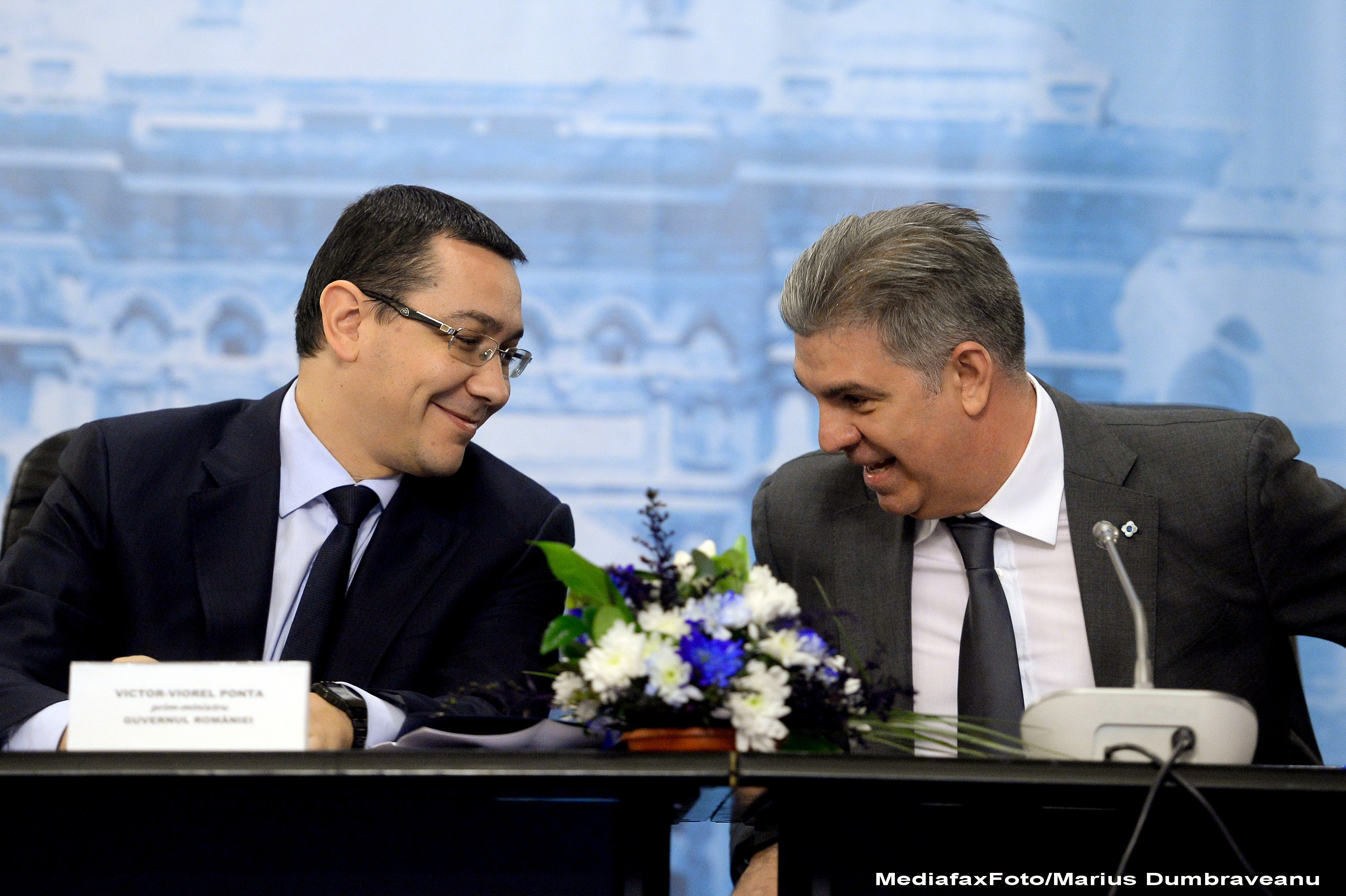 Presedintele Camerei Deputatilor, Valeriu Zgonea, le-a cerut scuze deputatilor pentru ca i-a numit "morcovi" si "ardei gras"