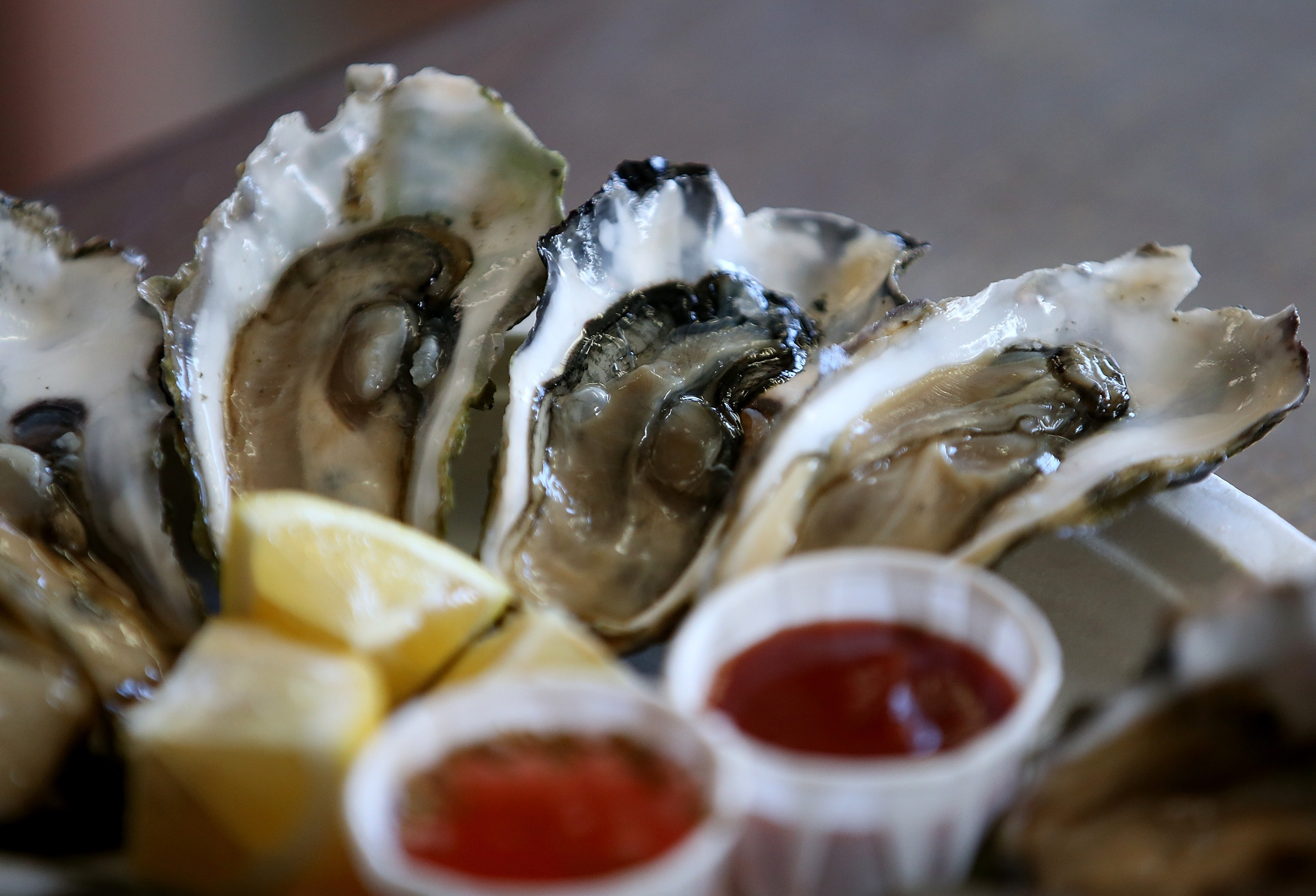 Descoperire de 2.000 de euro pentru un barbat din Italia. Ce a gasit intr-o portie de stridii