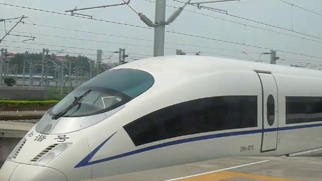 Linie feroviara de mare viteza Bucuresti-Iasi, proiectul visat de Ponta. Reactia opozitiei dupa vizita premierului in China