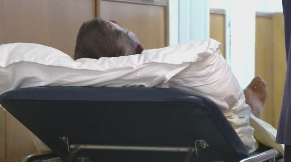 Un tanar de 31 de ani din Timisoara si-a taiat penisul. Medicii au reusit sa-i salveze viata, dar pacientul va ramane mutilat