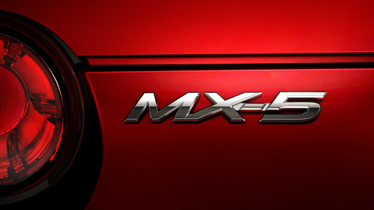 Primele poze oficiale cu noua Mazda MX-5 2014. Are motor de 1.8 litri, 125 de CP si costa 22.500 de euro