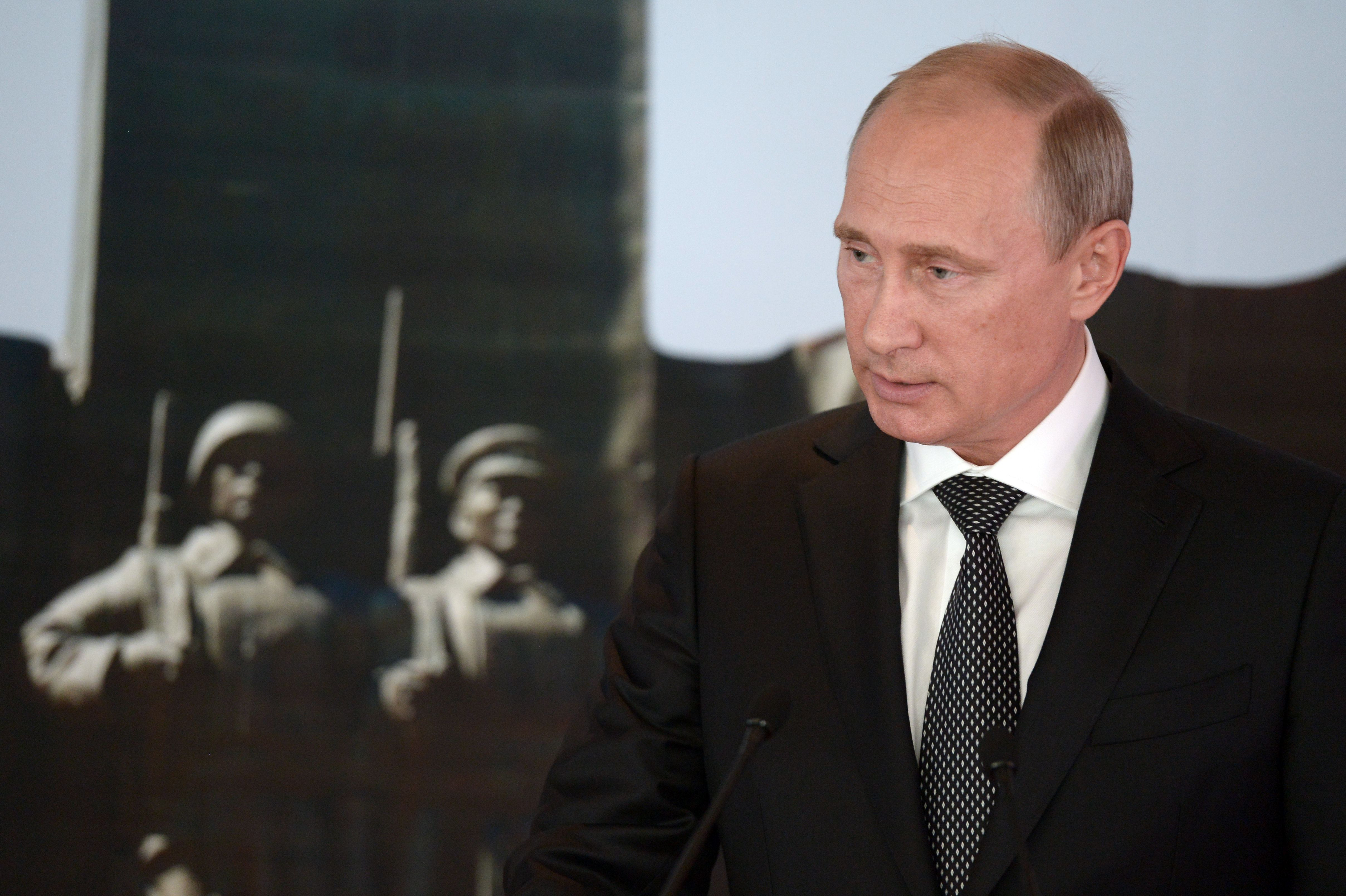 Criza in Ucraina. SUA acuza Rusia ca a comasat 10.000 de militari la granita."Potentialul lor de distrugere e fara precedent"