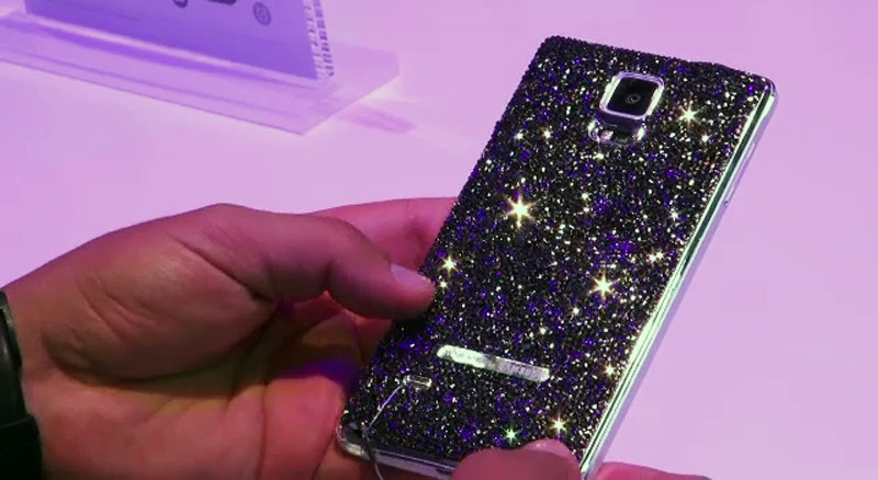 Fitele s-au intalnit cu tehnologia la IFA Berlin 2014. Cum arata smartphone-ul si televizorul cu cristale Swarowski