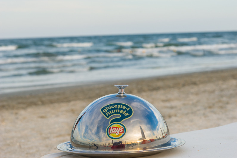 (P) Cabral si Puya luati prin surprindere de un colet pe care l-au primit acasa. "Au uitat sa scrie ce cartofi sunt in punga"