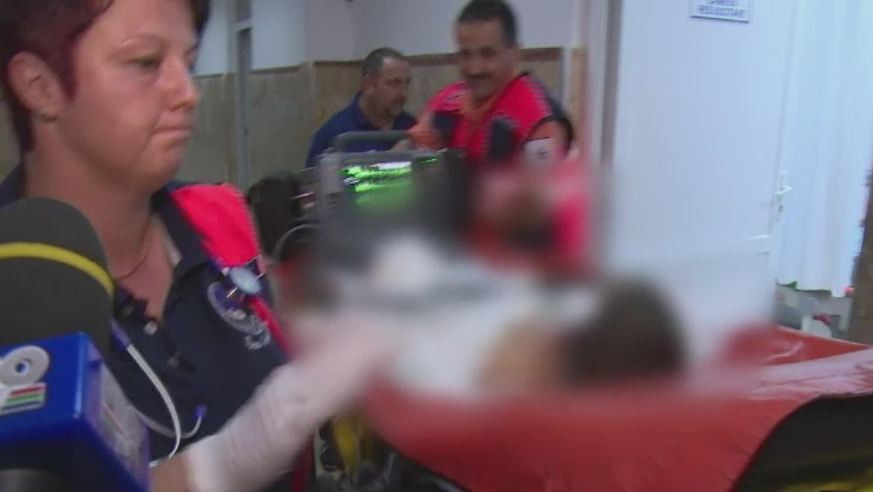 Mama banuita ca si-a snopit in bataie fiul de 2 ani. Tanara si iubitul ei, cercetati dupa ce copilul a ajuns la spital