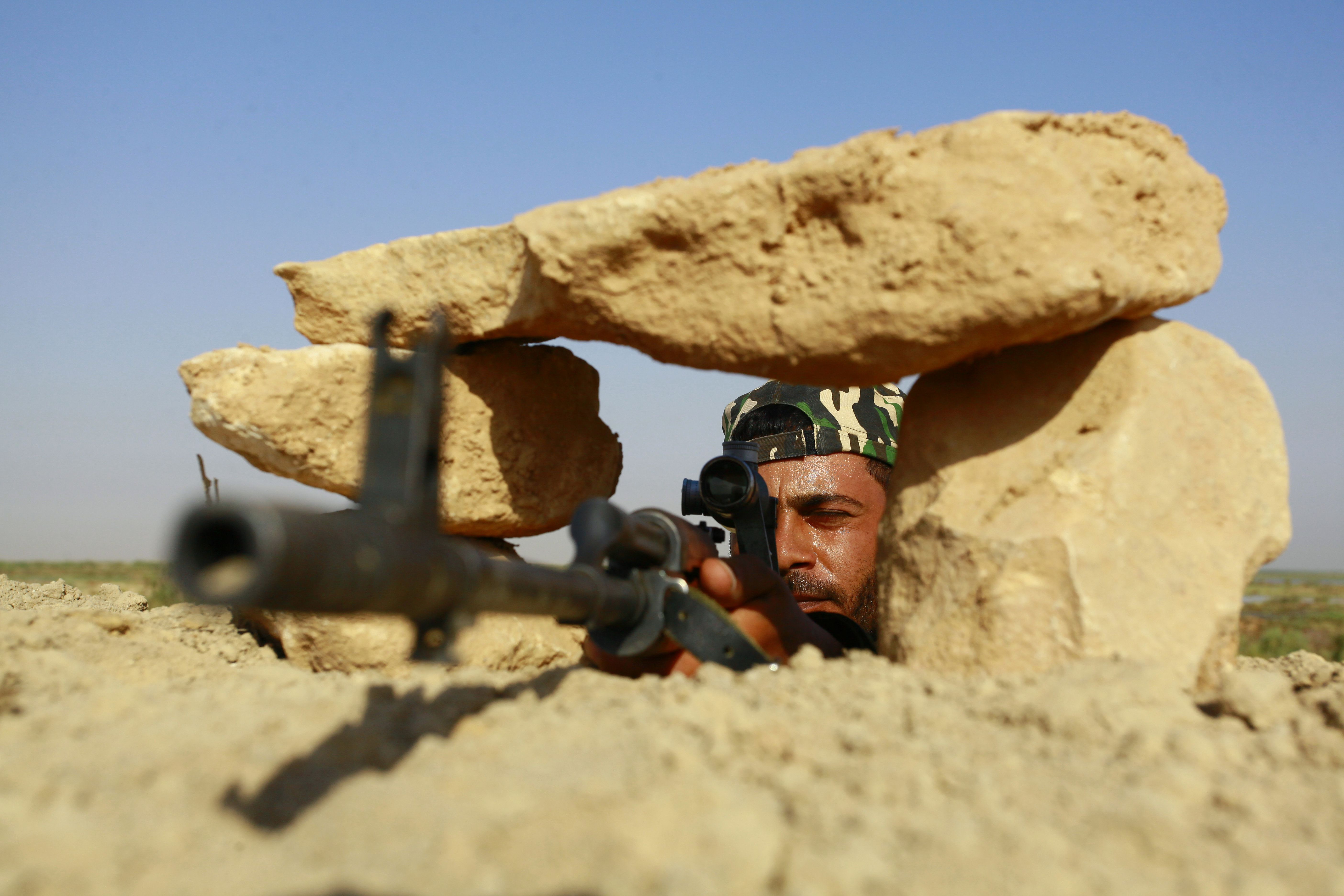 Statul Islamic, bombardat de armata irakiana. Oficialii de la Bagdad au anuntat uciderea mainii drepte a liderului gruparii