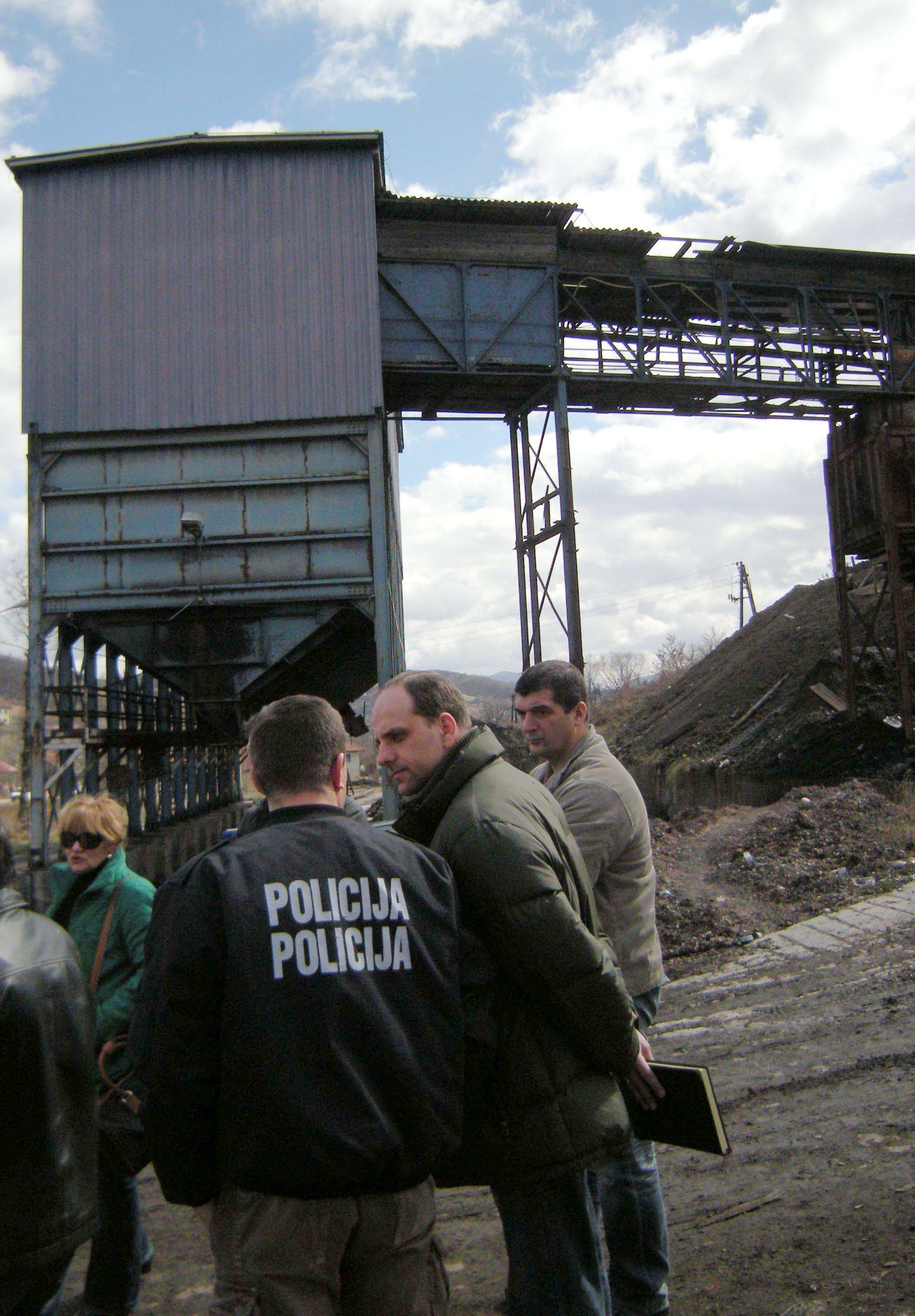 Zeci de mineri au ramas blocati intr-o mina din Bosnia, in urma unui cutremur. Care este starea celor 34 de persoane