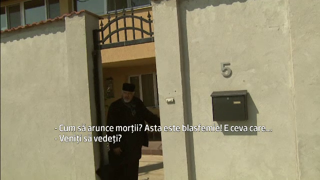 Scandalul ia amploare in cazul preotului acuzat ca dezgroapa mortii. Rudele cer sa vada ramasitele: "Ciorditor de cadavre"