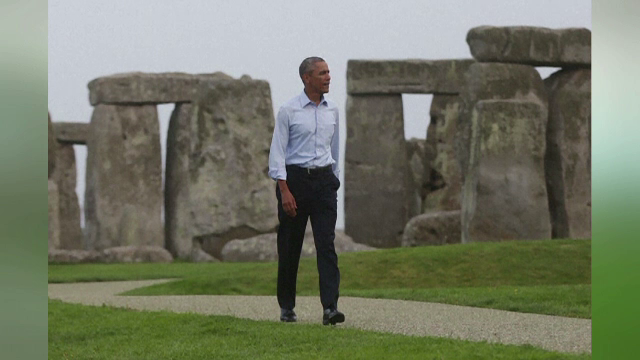 Barack Obama a vizitat Templul de la Stonehenge dupa summitul NATO. Reactia turistilor care l-au intalnit pe presedintele SUA