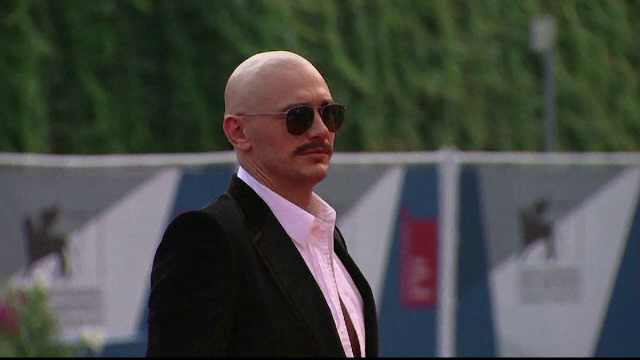 Aparitia care a furat toate privirile la Festivalul de Film de la Venetia. James Franco, tuns chel si tatuat pe scalp