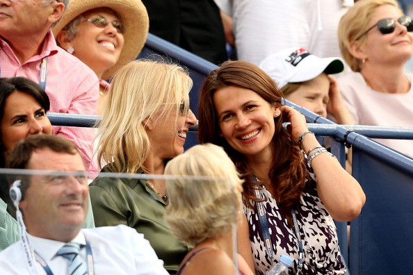 Martina Navratilova a cerut-o, in genunchi, in casatorie pe Julia Lemigova, la US Open. FOTO