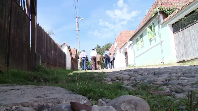 Romanii incep sa-si dea seama ca locuintele traditionale atrag strainii. Proiectul curajos al unui arhitect din Sibiu
