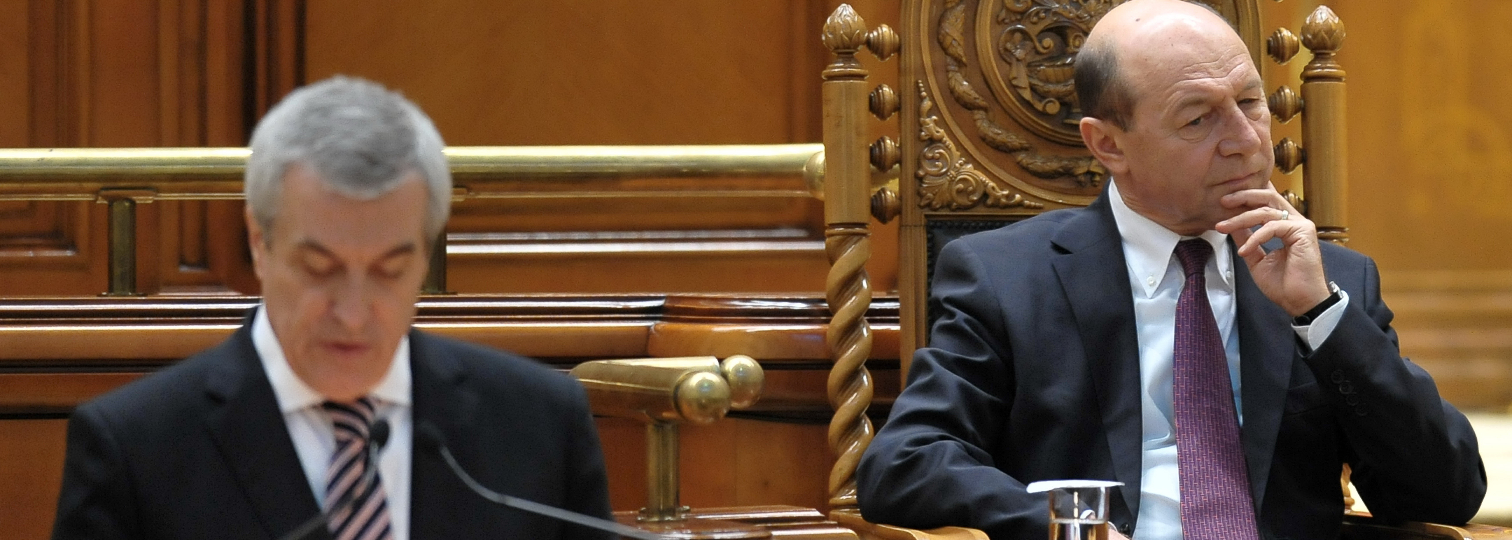 Calin Popescu Tariceanu, Traian Basescu - cover