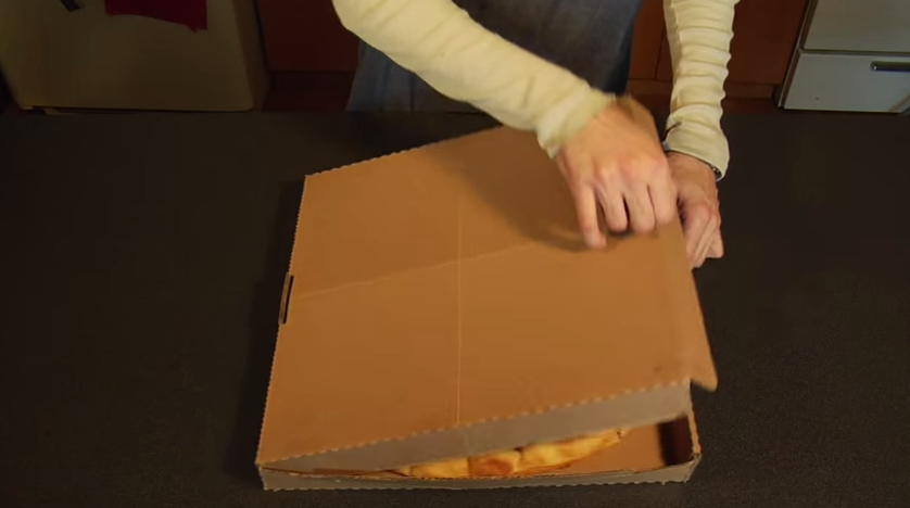 Cutia de pizza care iti poate revolutiona viata. Ce se intampla dupa ce o deschizi