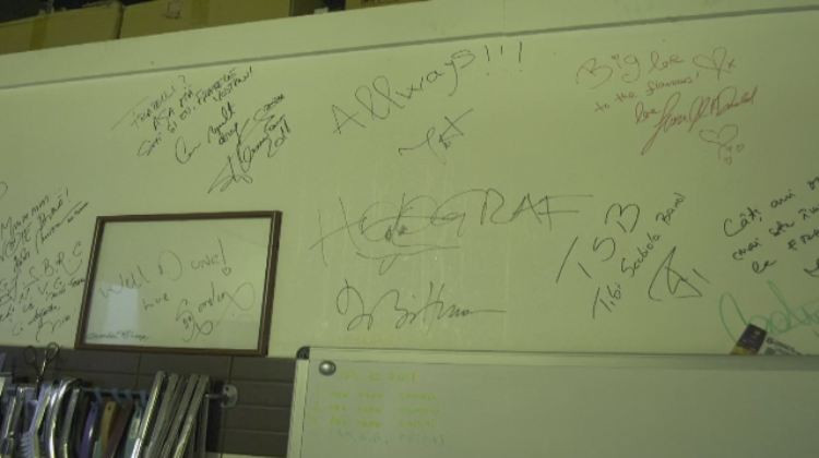 Chef FOA: "Gordon Ramsay s-a semnat pe peretele bucatariei mele. La renovare, am taiat bucata de perete si am pus-o in rama"