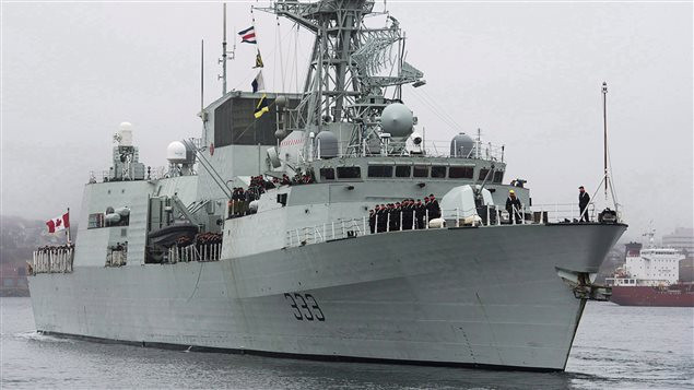 Un avion de vanatoare al fortelor militare ruse a survolat o fregata NATO, aflata in Marea Neagra