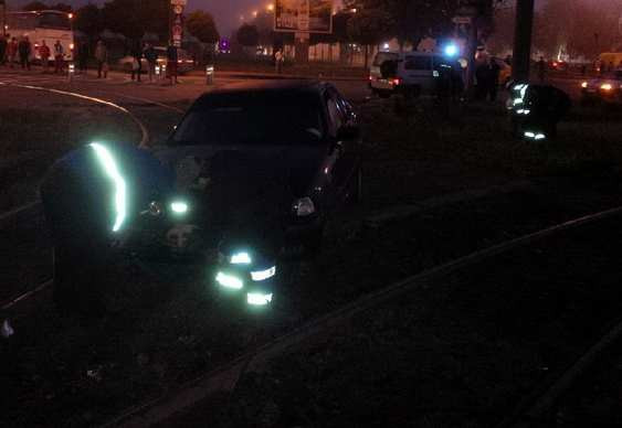 Un sofer care alimentase masina fara a plati a fost prins dupa ce a ramas blocat pe sinele de tramvai, in Timisoara