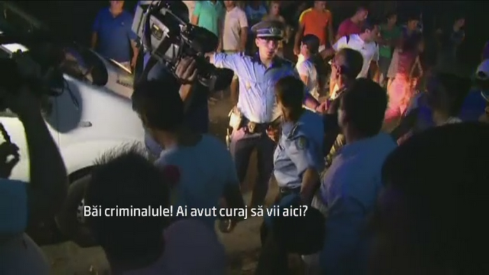 Barbatul din Bucuresti care si-a injunghiat iubita in inima a fost arestat. Fetita lor de 7 ani, martora la intreaga scena