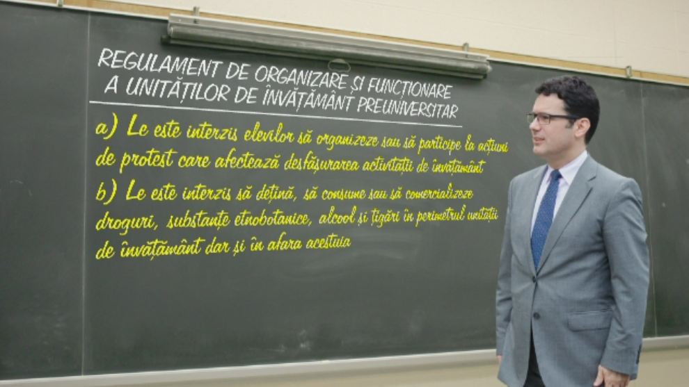 Noua ordine din scolile romanesti, in dezbatere publica. Cum ar putea fi obligati elevii sa renunte la absente si telefoane