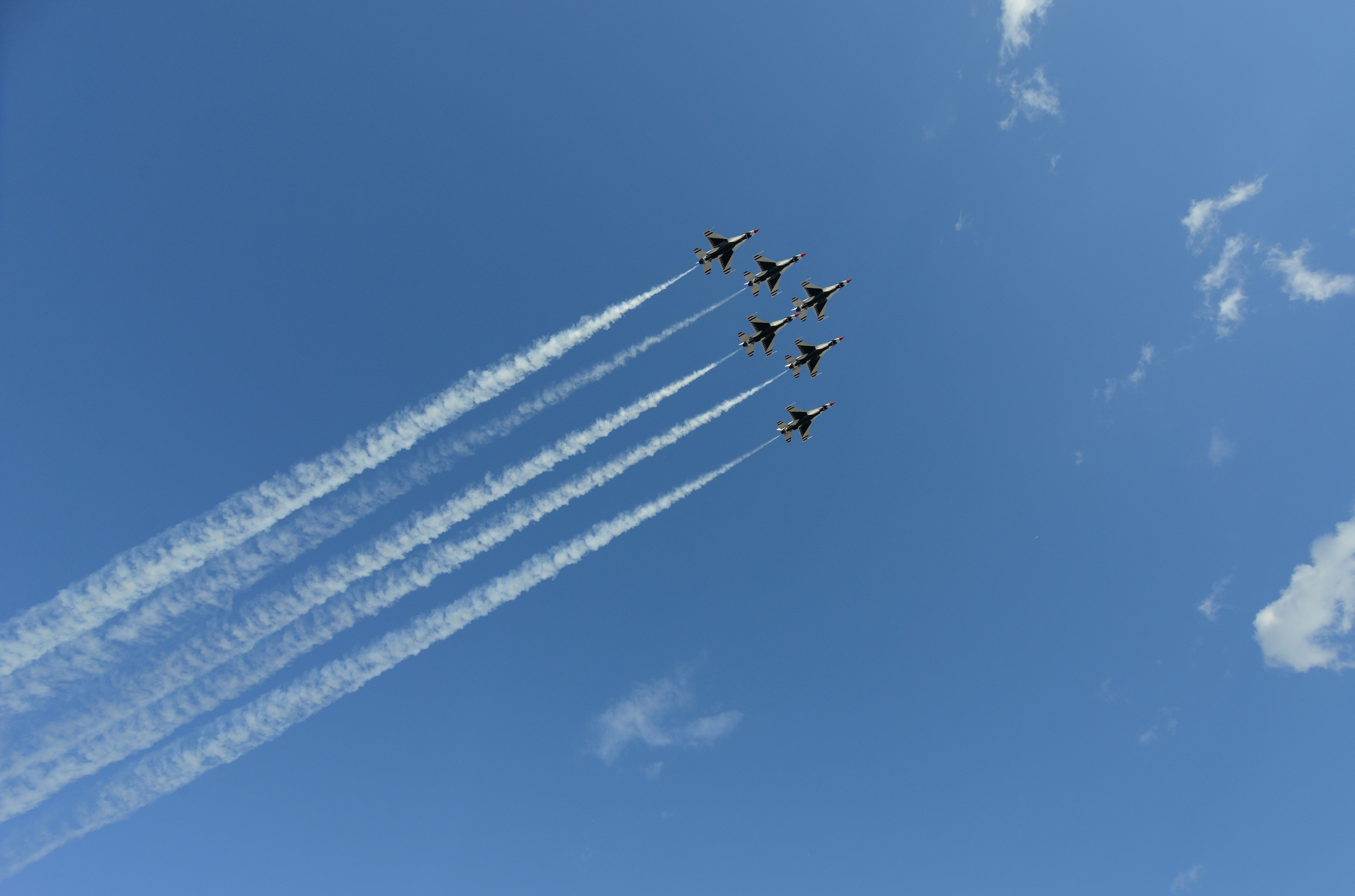 Ce se va intampla cu pilotul ateu din fortele aeriene americane care refuza sa spuna "asa sa-mi ajute Dumnezeu"