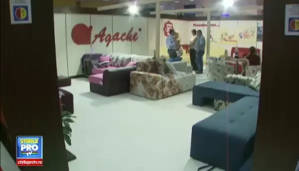 Cat castiga romanii din schimbul de mobila cu chinezii. Importam mese si scaune si le trimitem mobilierul nostru de lemn