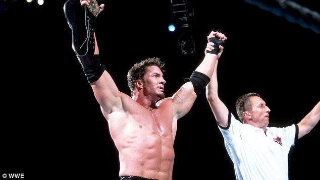 Fostul star de wrestling Sean O'Haire a fost gasit mort in locuinta sa. Din primele informatii, acesta s-ar fi sinucis