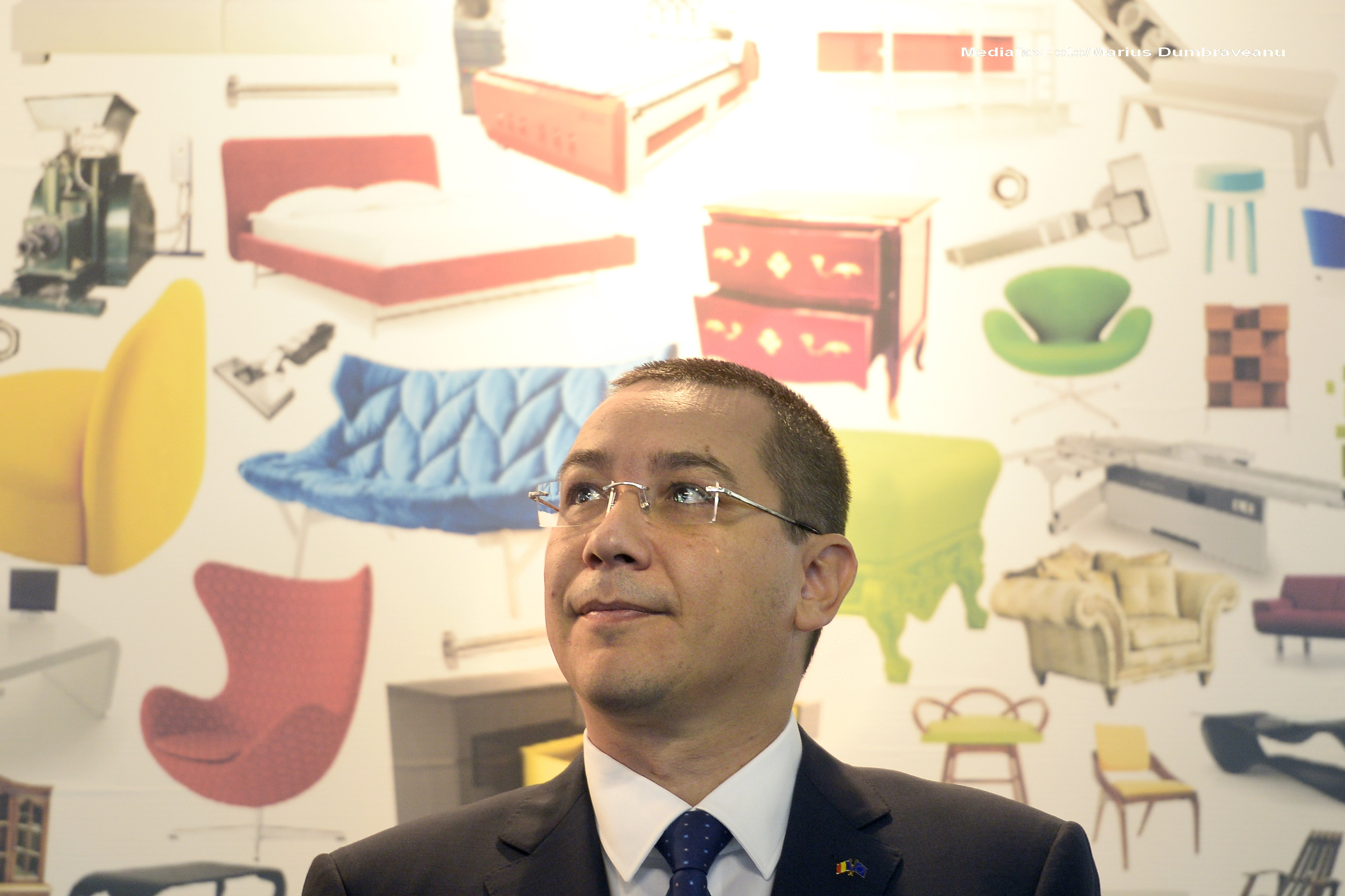 Victor Ponta, dupa ce Orban a sustinut ca acesta s-a oprit si i-a facut poza dupa accident: Este un bufon