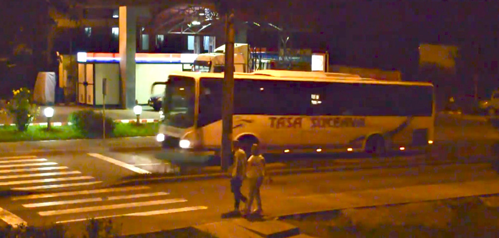 Limitatorul de viteza care face masinile sa zboare. La Cluj, soferii fac cascadorii fara voia lor. VIDEO