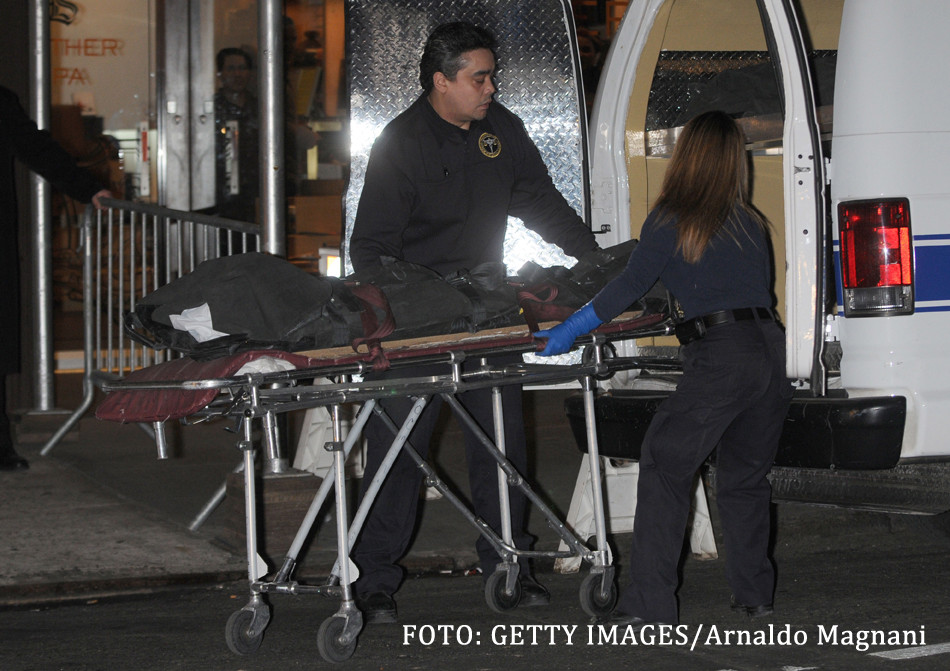 Multimilionara acuzata ca si-a eutanasiat copilul dandu-i cateva mii de pastile. In timp ce murea, ea isi verifica mailul