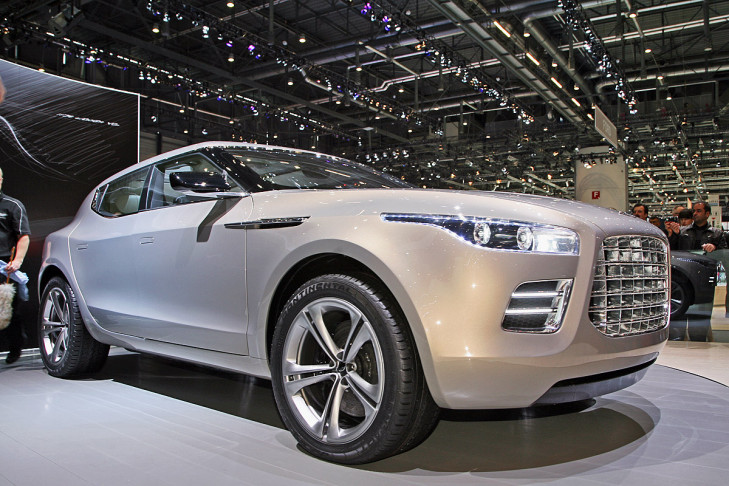 Rolls Royce lanseaza SUV. Primele imagini cu "surpriza" de 200.000 de euro