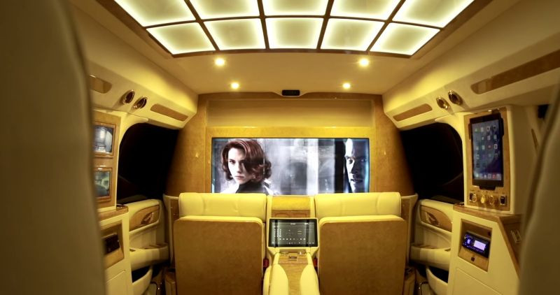 A fost lansat cel mai luxos Cadillac Escalade, masina raperilor din SUA. Are piese suflate cu aur si costa 320.000 de dolari