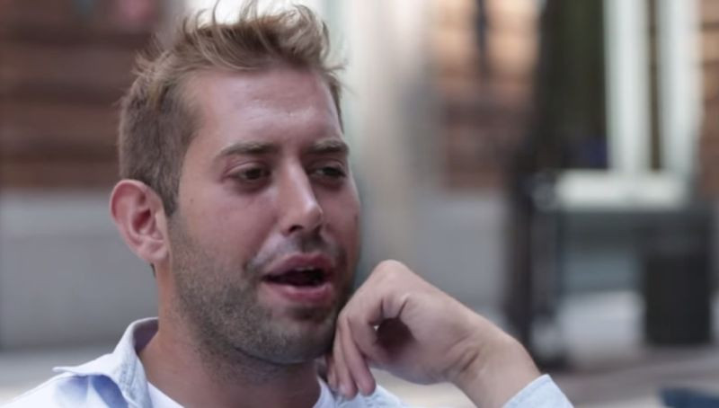 Cerseste zilnic pe strazi, insa noaptea se transforma intr-un "Don Juan". Un american sustine ca a gasit reteta succesului