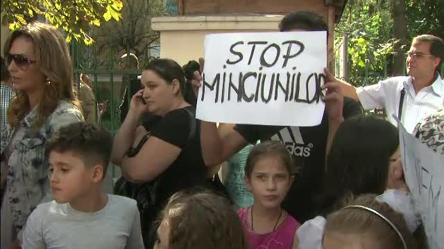 Situatie disperata la scoala din localitatea Talea. Niciunul dintre angajati nu si-a mai primit salariul de doua luni