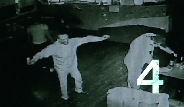 Slabiciunea pentru o manea l-a bagat in mormant. Un barbat a murit la 3 zile dupa ce a fost lovit cu o sticla in cap