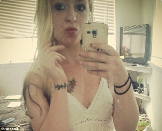 L-a impuscat pe prietenul fiicei sale in dormitorul fetei. Tatal sustine ca a avut impresia ca e un hot