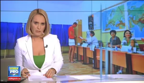 Victor Ponta a depus la BEC listele cu sustinatori si a intrat oficial in cursa pentru cea mai inalta functie din stat