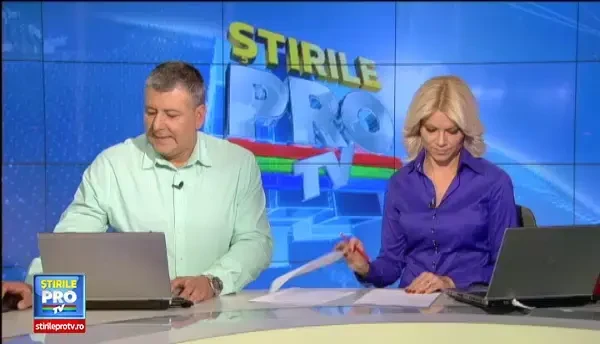 O motociclista din Rusia a luat justitia in mainile proprii. Cum ii pedepseste pe soferii care ajunca gunoi pe geamul masinii