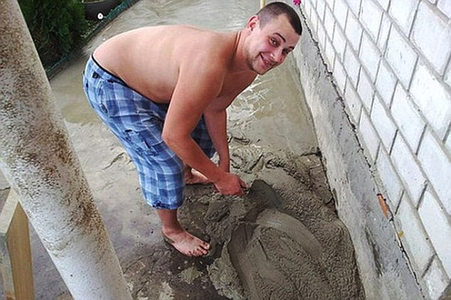 Un barbat s-a sinucis in direct, pe Skype, sub ochii a zeci de spectatori. Ce mesaje i-au transmis acestia