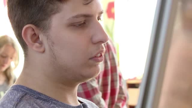 Gemenii care au invins sistemul unui stat nepasator. Robert si Radu par doi frati normali, dar putini stiu povestea lor