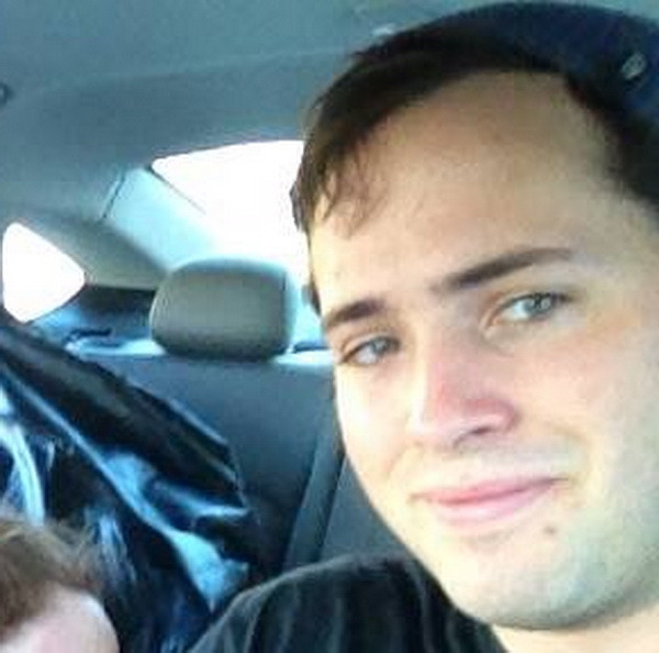 Fotografia care a ingrozit internetul e o mare farsa. Ce apare in realitate in acest selfie