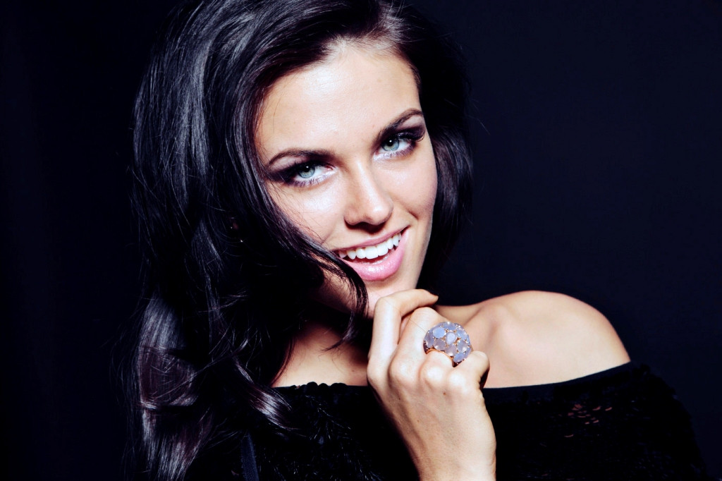 "Sunt aratata moarta si ingropata". Povestea bizara in care a fost implicata fara sa vrea o fosta Miss Rusia