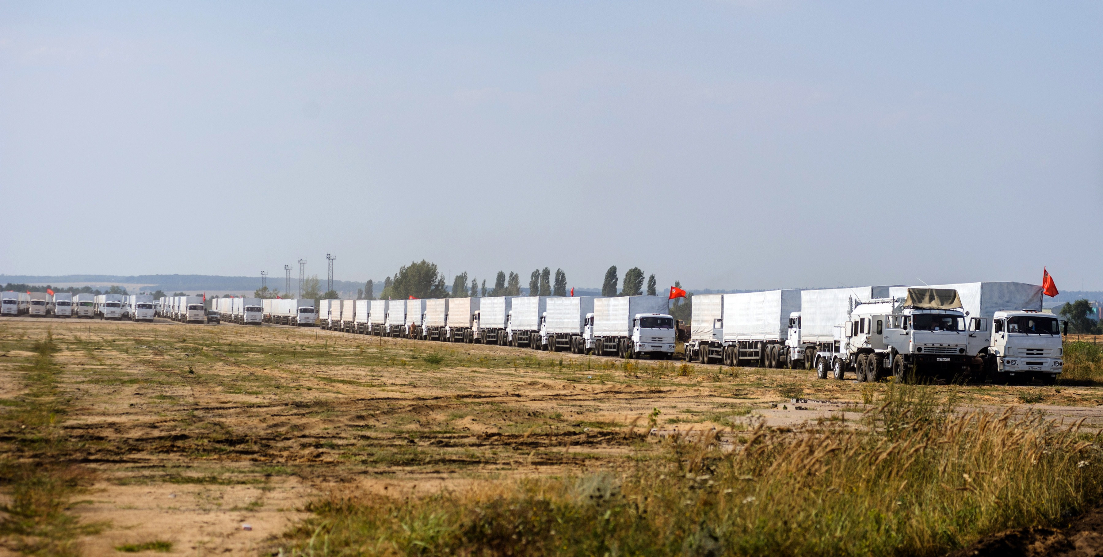 Criza in Ucraina. Atacuri cu obuze la o uzina de armament in Donetk. Un al treilea convoi rusesc a intrat in estul tarii