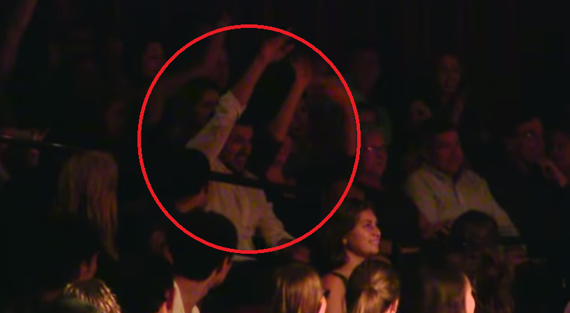 "Avem vreun voluntar?". Cei doi au ridicat mainile si au ajuns pe scena, dar nu vor uita niciodata aceasta zi