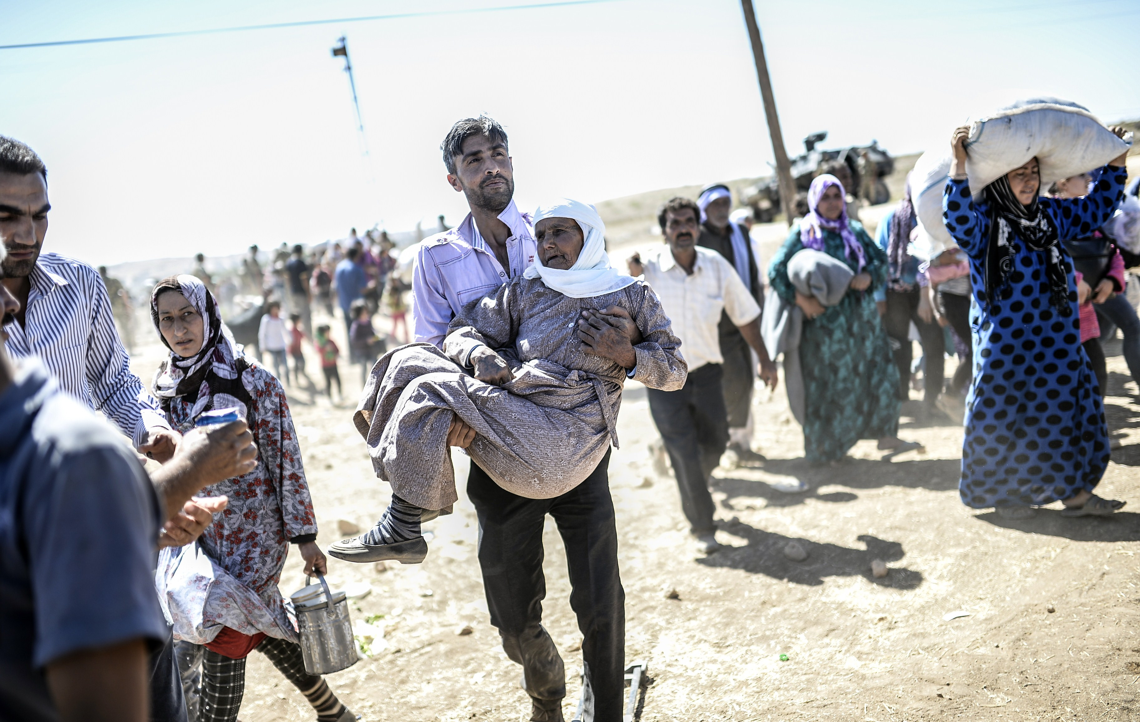 Ofensiva-fulger in nordul Siriei a jihadistilor. Peste 45.000 de kurzi sirieni au fugit din calea gruparii Statul Islamic