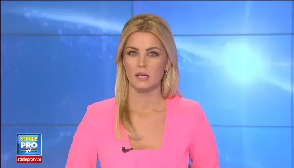 Viitura rapida in orasul natal al Shakirei. Pasagerii unui autobuz au trait momente de groaza cand masina a fost luata de apa