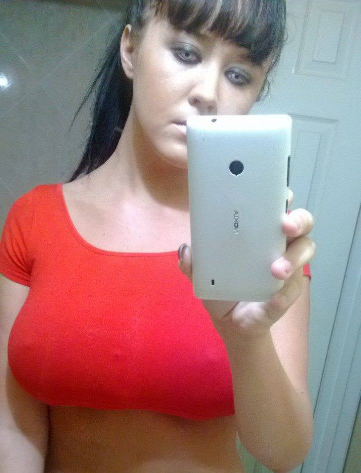 Adevarul despre femeia cu TREI SANI. Cine este, de fapt, Jasmine si cum a ajuns cunoscuta